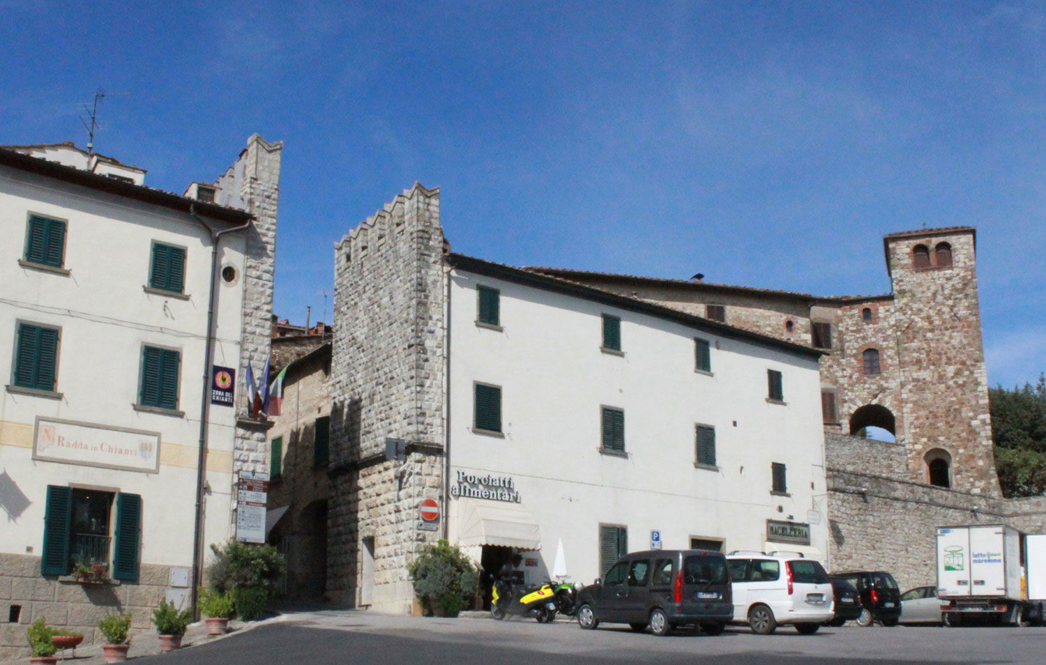 Porta near public gardens in Radda