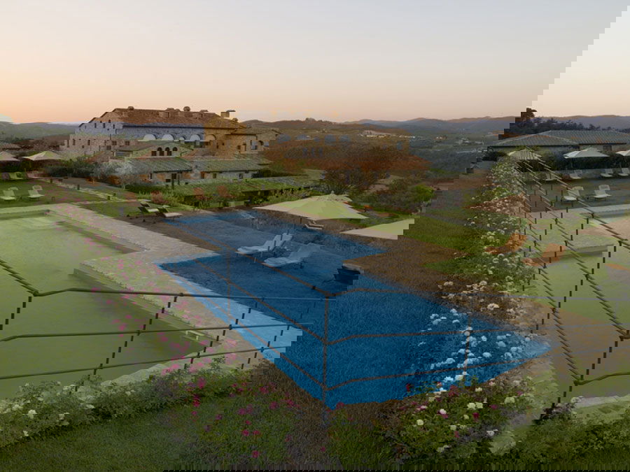 Enjoy a panoramic sunset at Hotel Le Fontanelle near Siena Tuscany