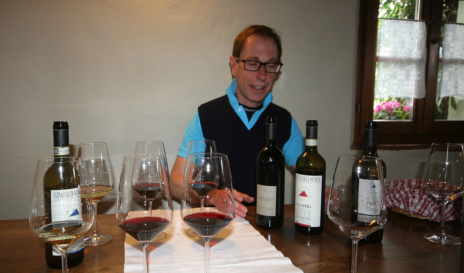 La Lastra Vineyards and your guide: The Ultimate Wine Experience